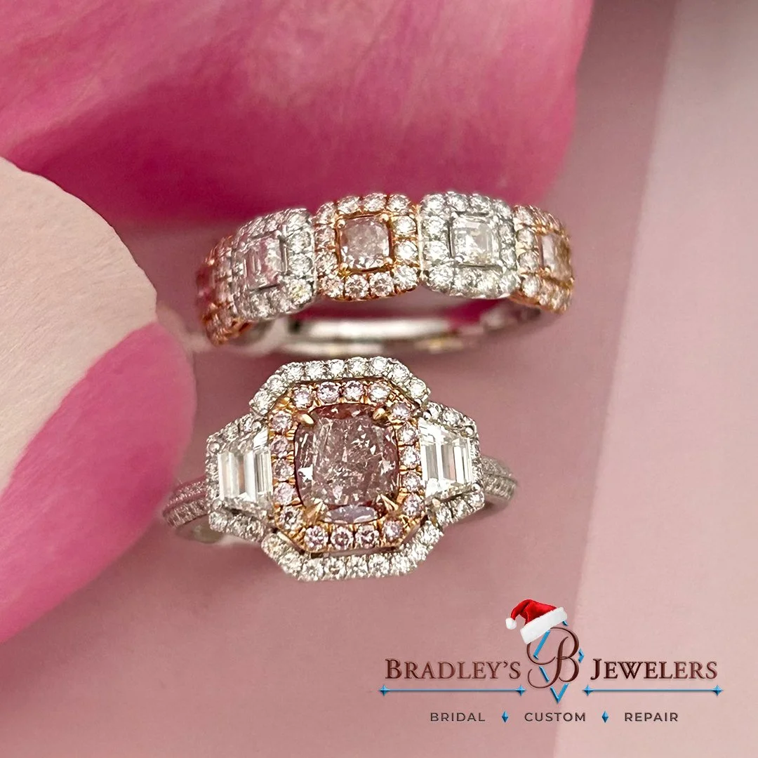 For the Diva deep down inside all of us, Pink Diamonds deliver! Happy 🎅 Holidays from your friends at Bradley&rsquo;s! Visit us online at bradleys-jewelers.com or call (239) 337-2723.
#PinkDiamonds #HolidaySparkle #LoveFL #LuxuryJewelry #FineJewelry