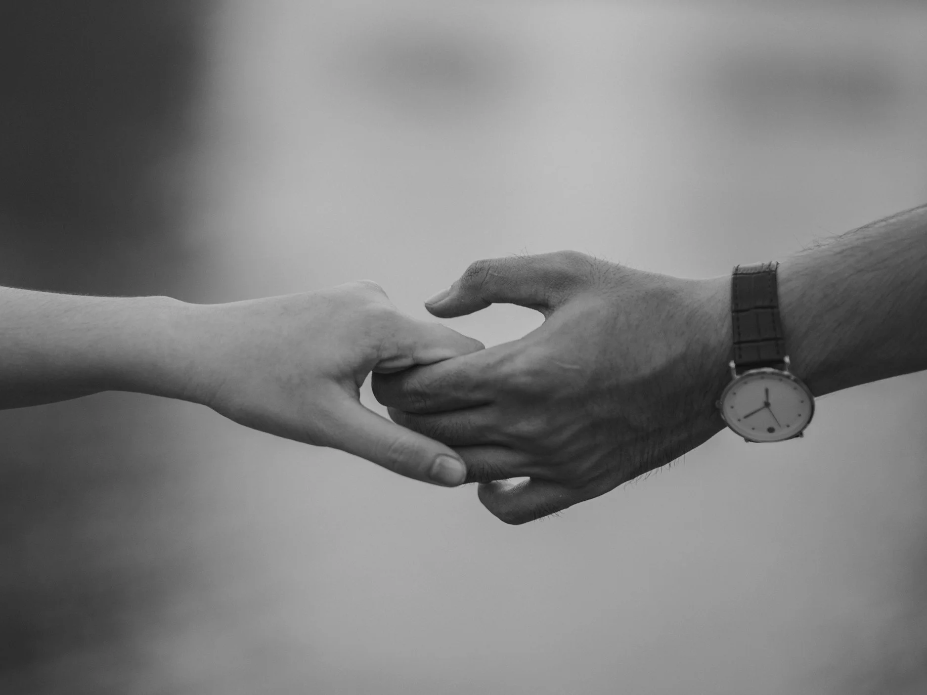 affection-black-and-white-couple-1004014.jpg