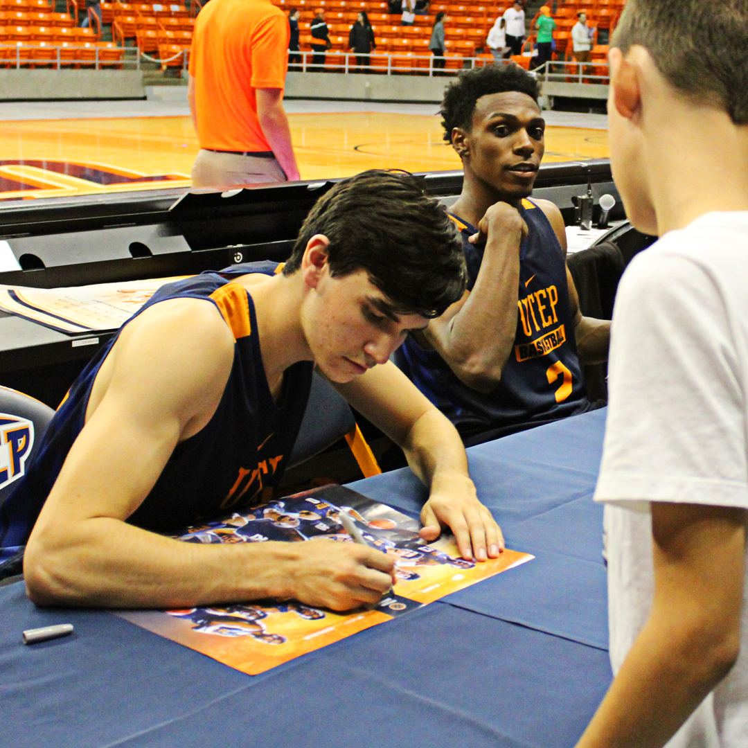 averitt-signing.jpg