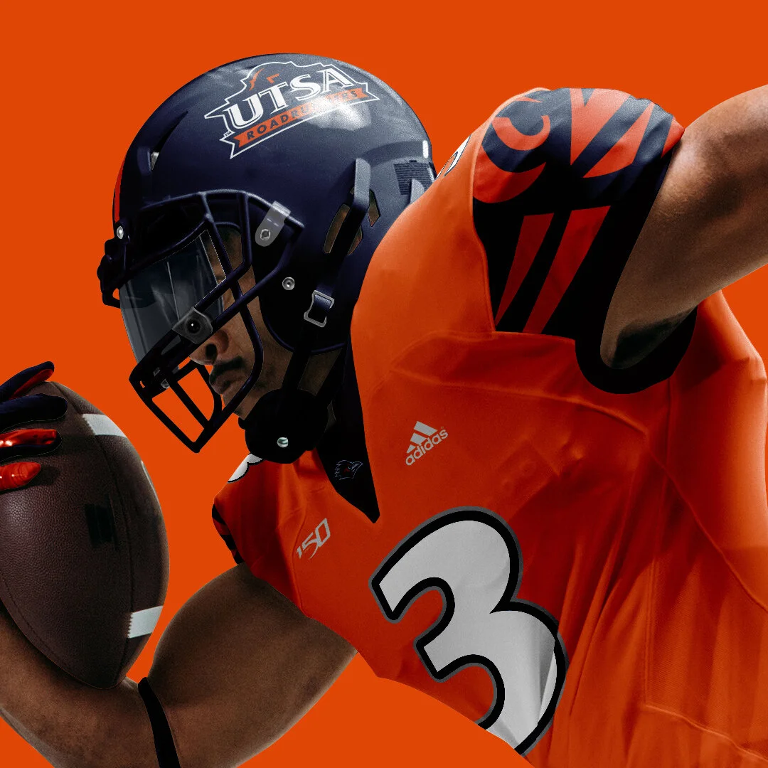 utsa-football-alamo-blue-run.jpg