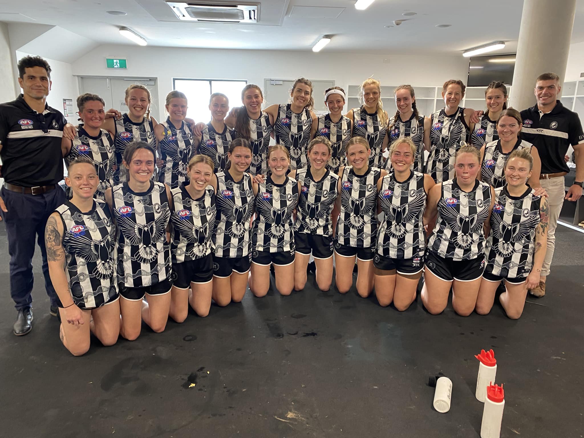 magpie girls team.jpeg