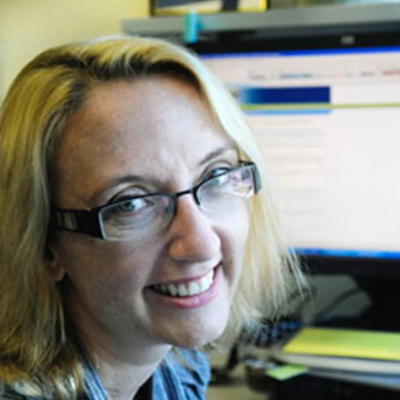 Dr Julie-Anne Caroll A lecturer at QUT, Dr. Julie-Anne Carroll is an expert in the area’s of women’s health, family health and the influence of society, culture and the economy on health outcomes globally.