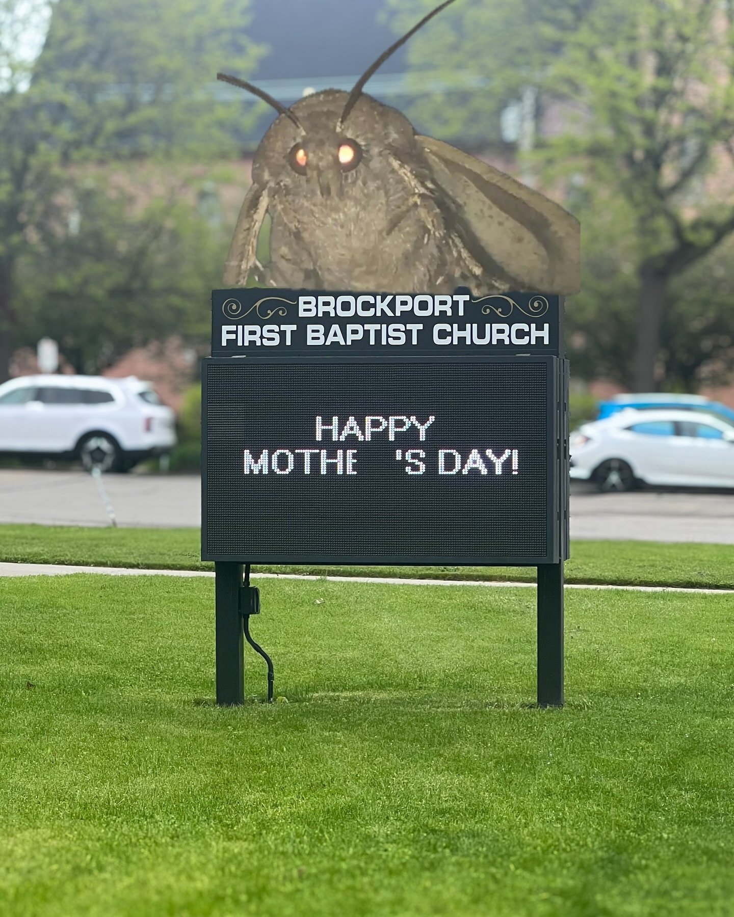 Hope all the Moths and Mothers are having a Happy Mother&rsquo;s Day! 

Enjoy the glitch in our sign today. 😂