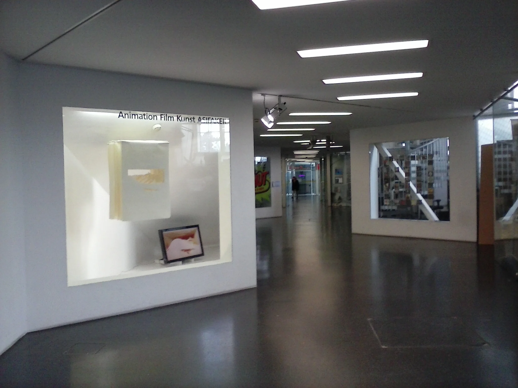 CAM01128_hallway.jpg
