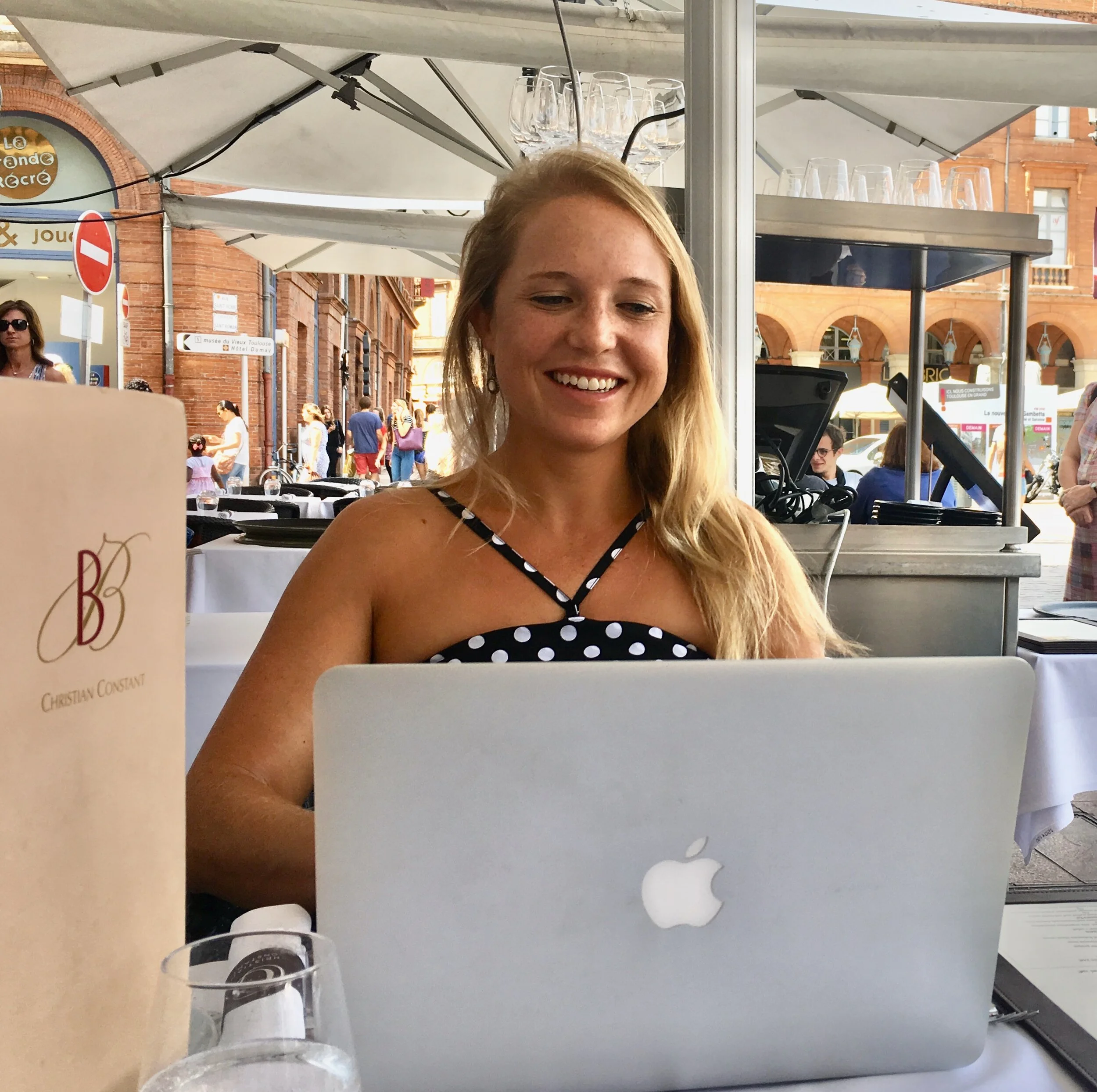 10 Ways I Make Money Online as a Digital Nomad