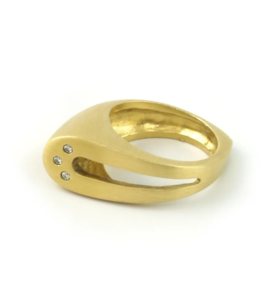 Loop Ring_18K Fairmined Gold2.jpg