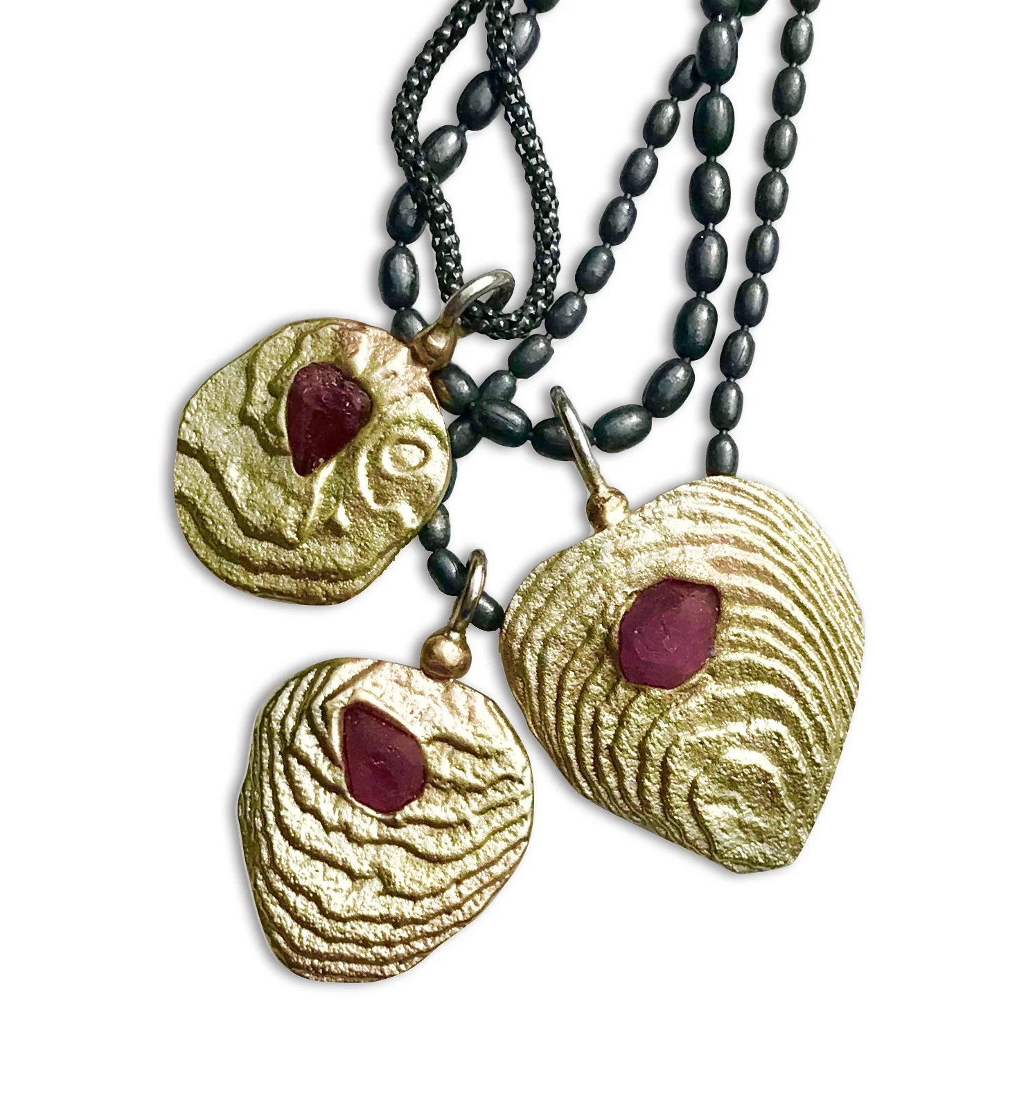 CUTTLEFISH SAPPHIRE PENDANT