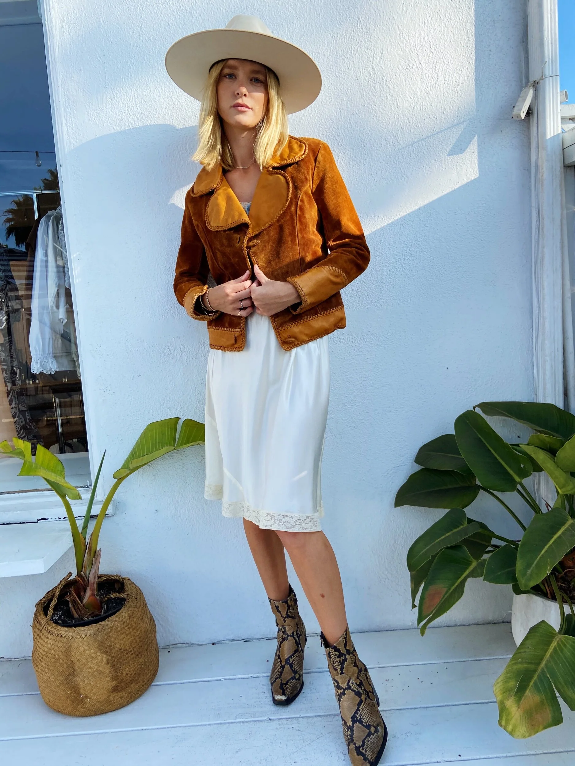 933DDAEA-0751-45C6-A624-0F8825B8F9DA