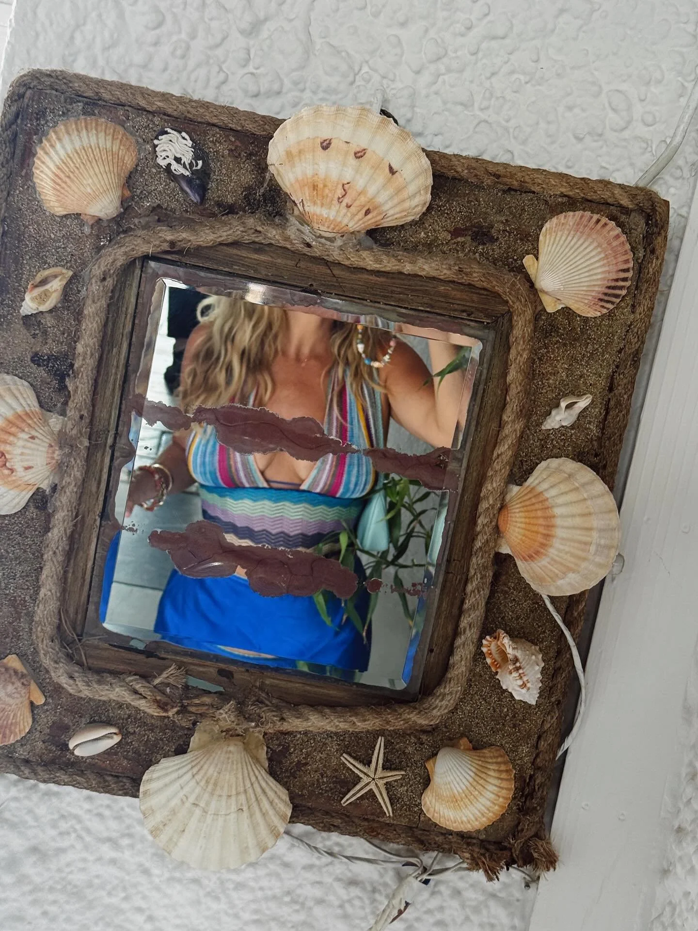 Madly on Holiday in Greece ๐งฟ Shop these looks + more now up in my Greece highlight. 
If it isn’t vintage, it’s probably @oona.collective ~ DM them if you see something you like.. launching soon!