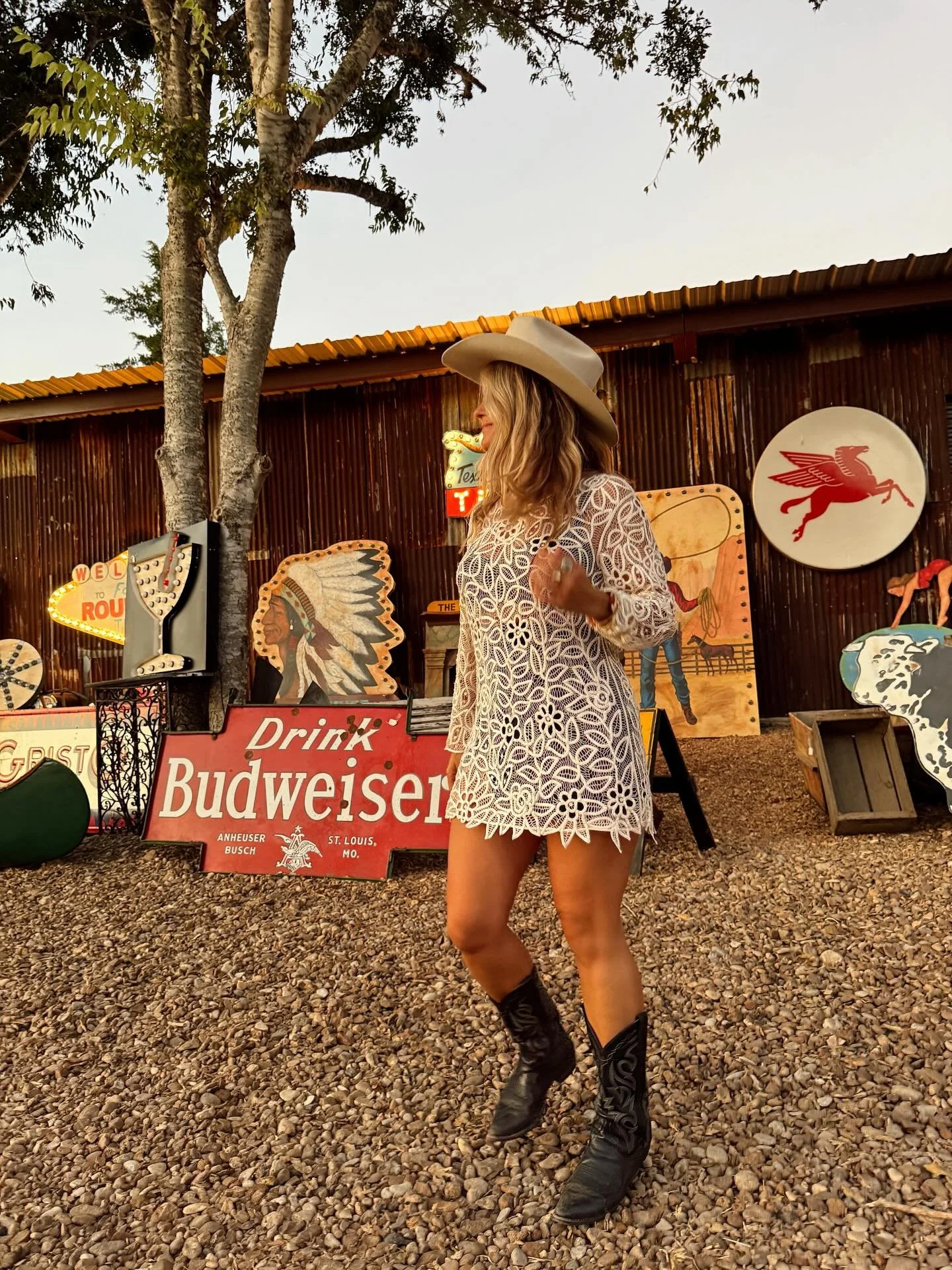 Round Top, you truly blew me away.✨ Finally made it to the show and wow, what a dream! Huge thanks to @teressafoglia for inviting me to pop up in your beautiful space + giving me the perfect excuse to finally experience it all. 🙏🏻 Two days of pop-u