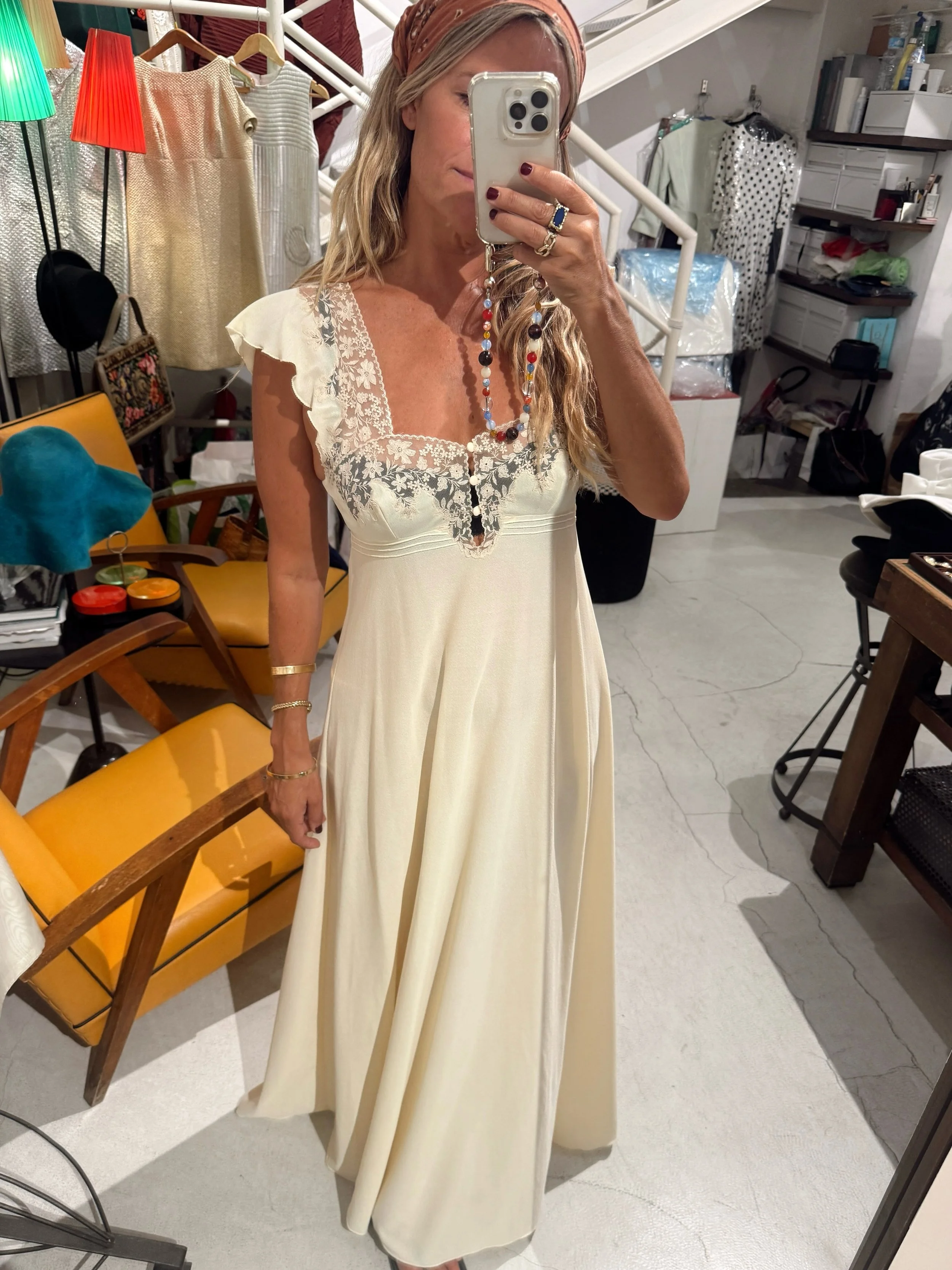 Roma will always have my heart 🌹 There&rsquo;s nowhere I love sourcing more, and this trip was especially good to me. First look at everything I found this weekend at @acurrentaffair in LA ! #acainla