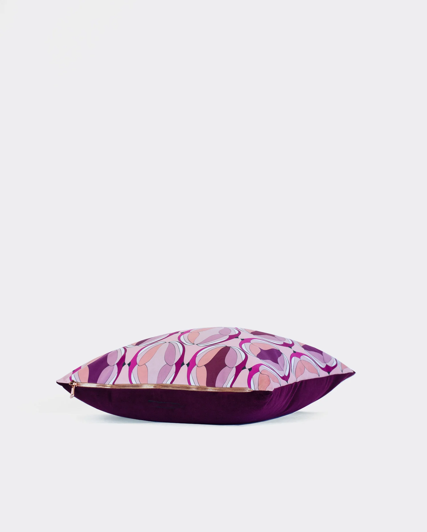 GOCCIA_CUSHION_BENEDETTACOVANTI.jpg