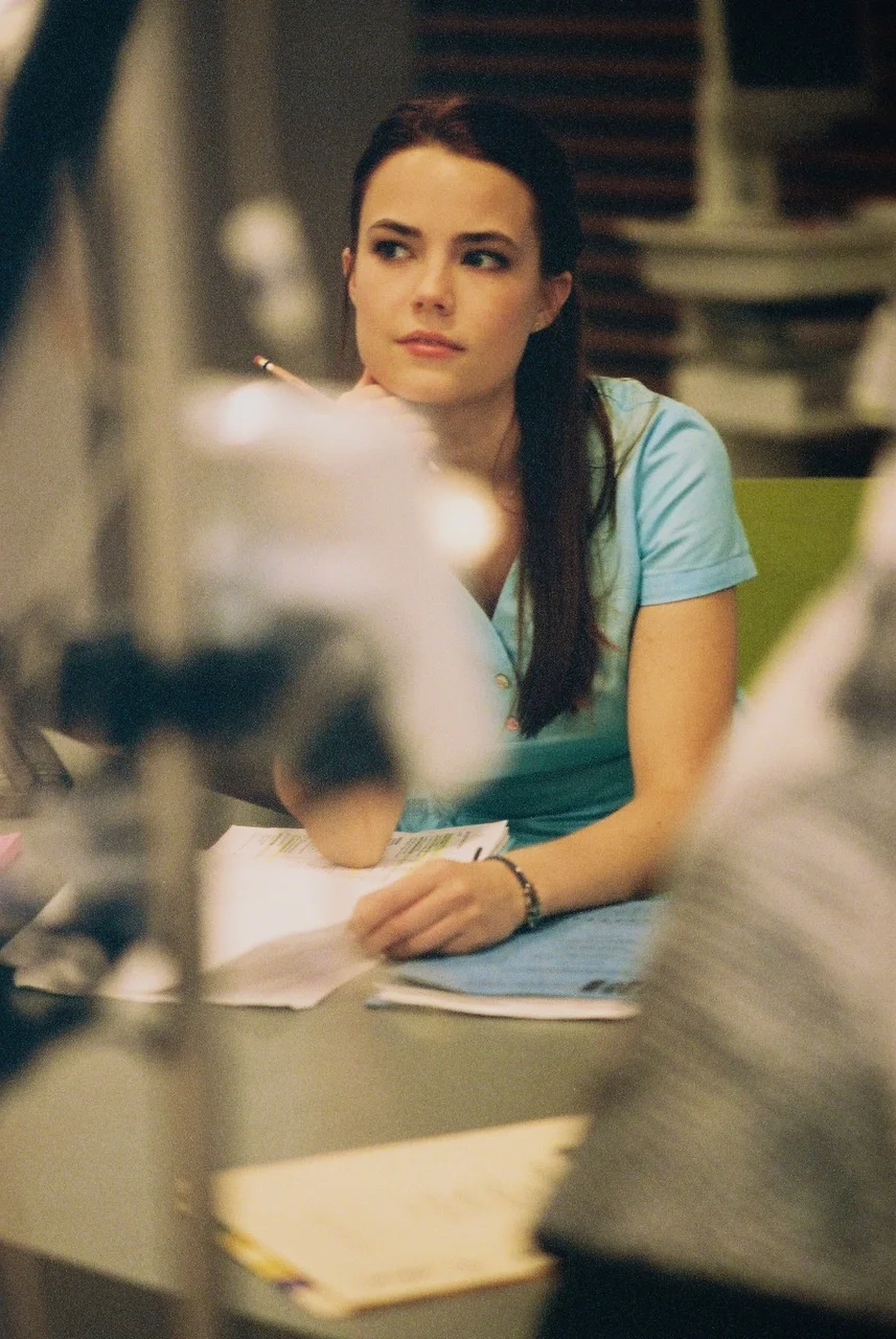 Rebecca Rittenhouse on the set of "Red Band Society"