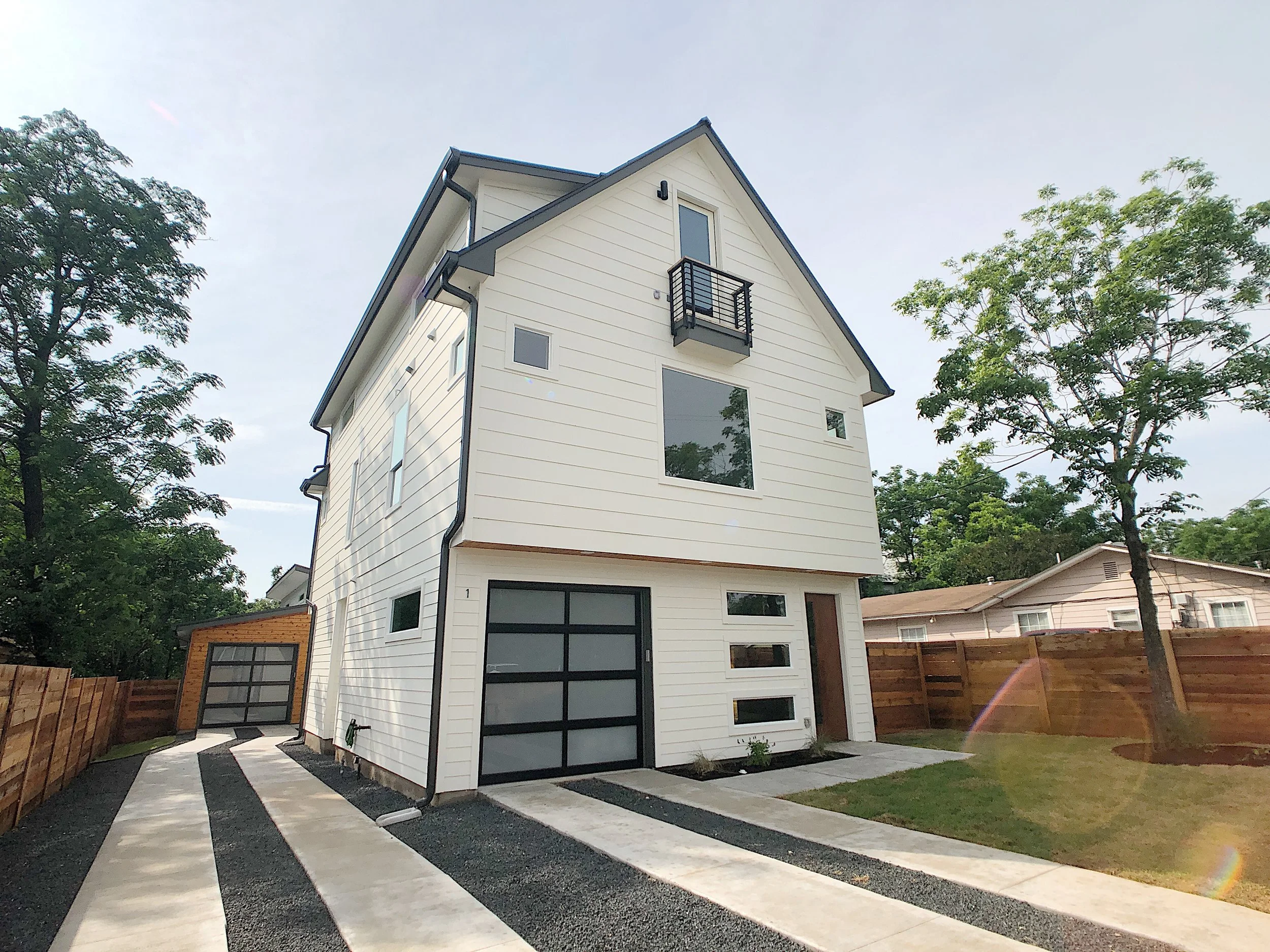 1144 Mansell avenue unit 1, austin tx 78721 (Q1 2019) Bedrooms: 3 | bathrooms: 2.5 | size: 1,625 sqft