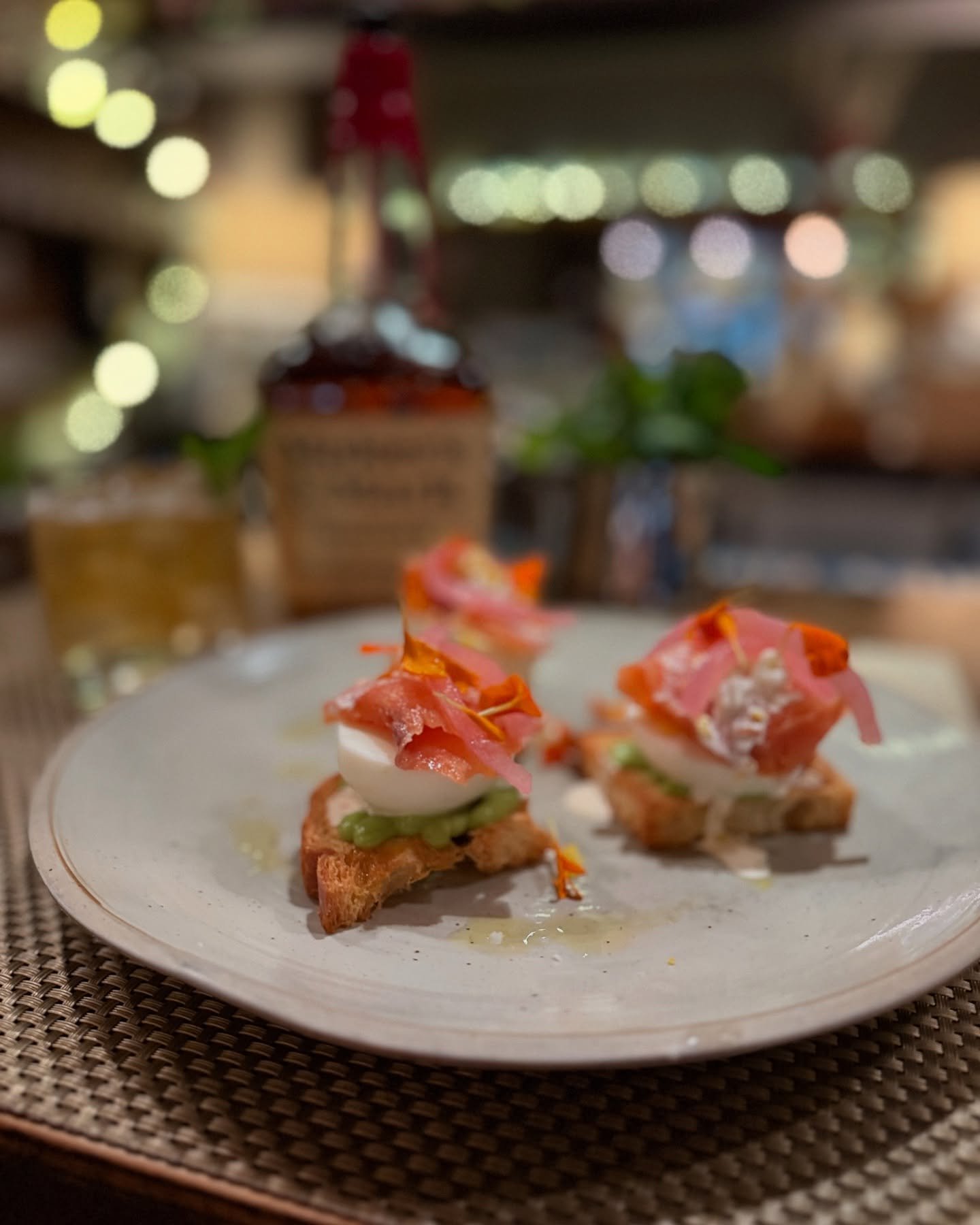 Kentucky Derby deviled eggs with pistachio mayonnaise &amp; the perfect mint Julep for brunch!