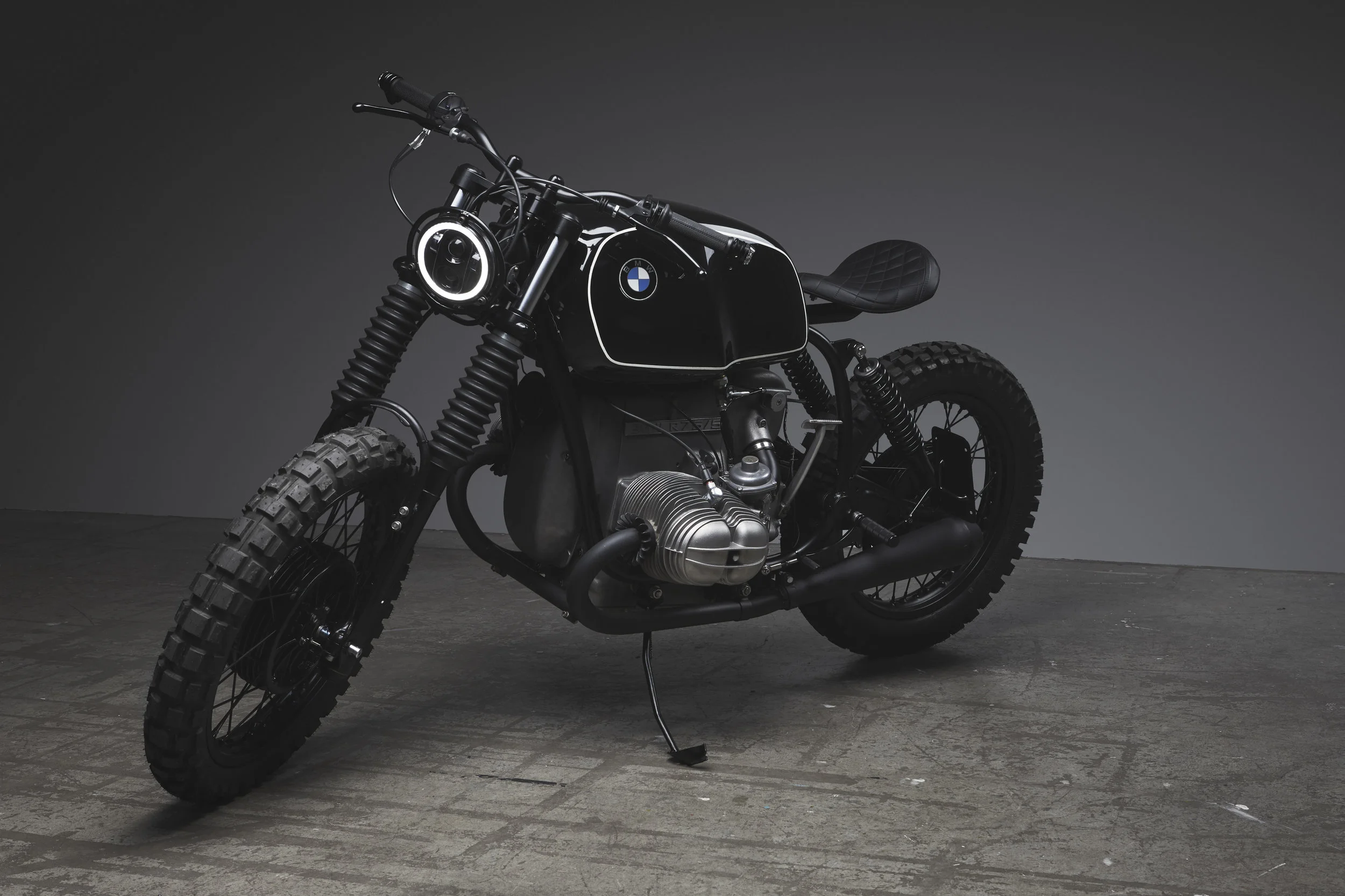 2018-08-31_TimeMachine-BMW_Shot-04_213_Hero_C.jpg