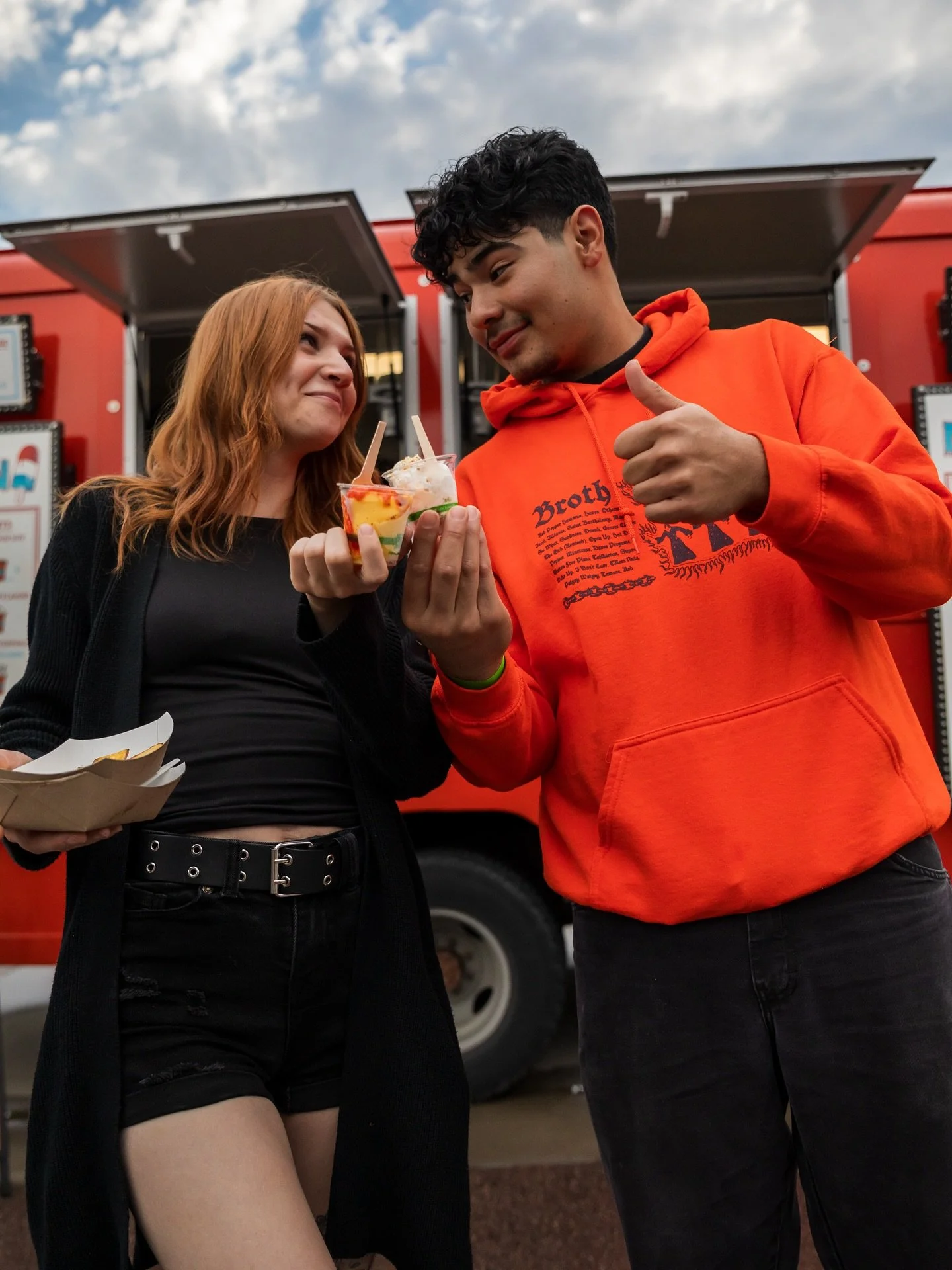 A little throwback to a very sweet day🍦Serving up smiles, one scoop at a time 🥄💫
📸: @pkrizz 
.
.
.
#icecream #milkshake #Catering #IceCreamLover #IceCreamObsession #FrozenDelights #SundaeFunday #SweetTreats #IceCreamTime #FrozenGoodness #IndulgeI