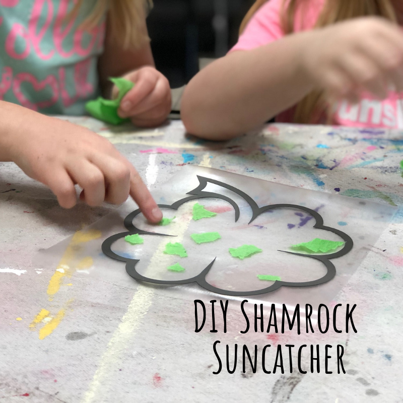 DIY St. Patrick's Day suncatcher, easy tutorial to make your own with your kiddos