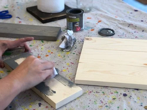 DIY wall sconce, how to make a pallet style hanging wall sconce from a 2x4 and mason jar