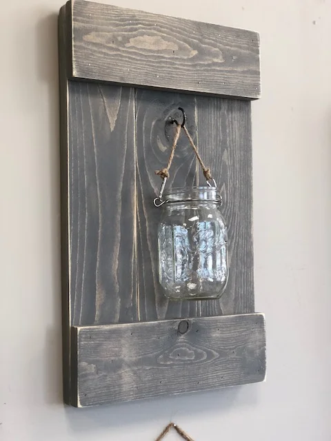 DIY wall sconce, how to make a pallet style hanging wall sconce from a 2x4 and mason jar