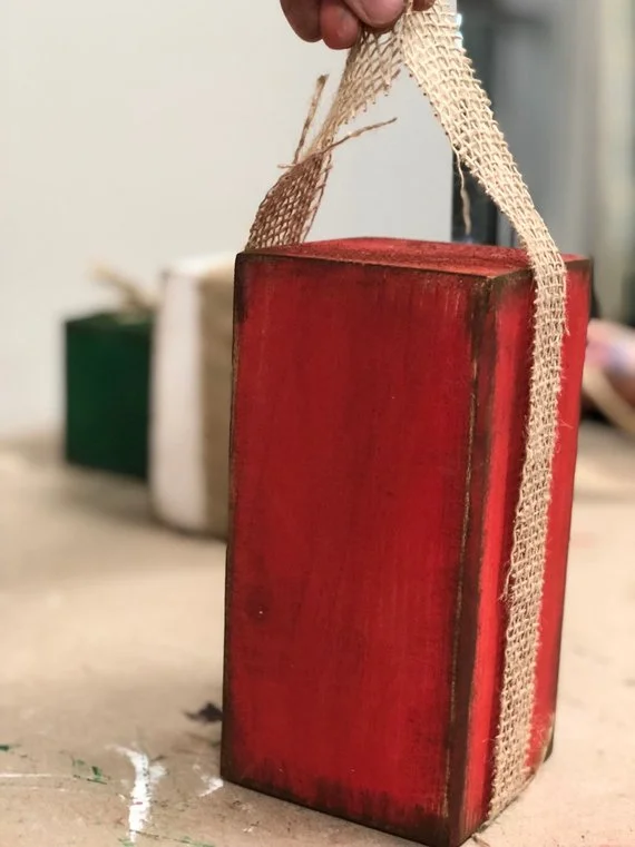 DIY simple rustic wooden Christmas presents, how to make your own