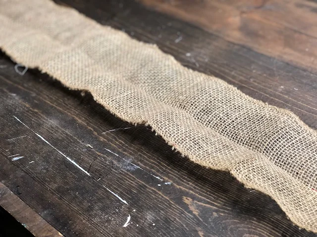 How to make an easy burlap bow for your wreath