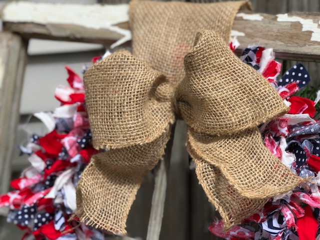 How to make an easy burlap bow for your wreath