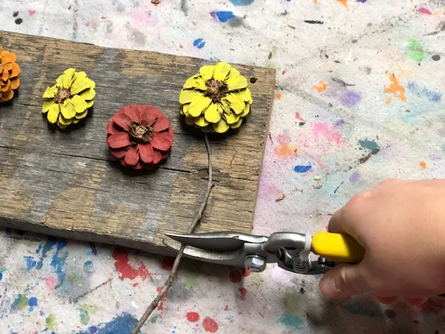 easy pine cone door handger DIY