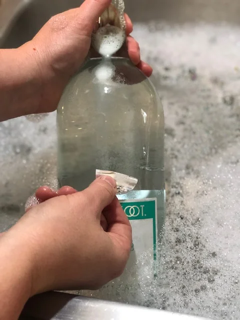 The best way to remove glue from glass bottles