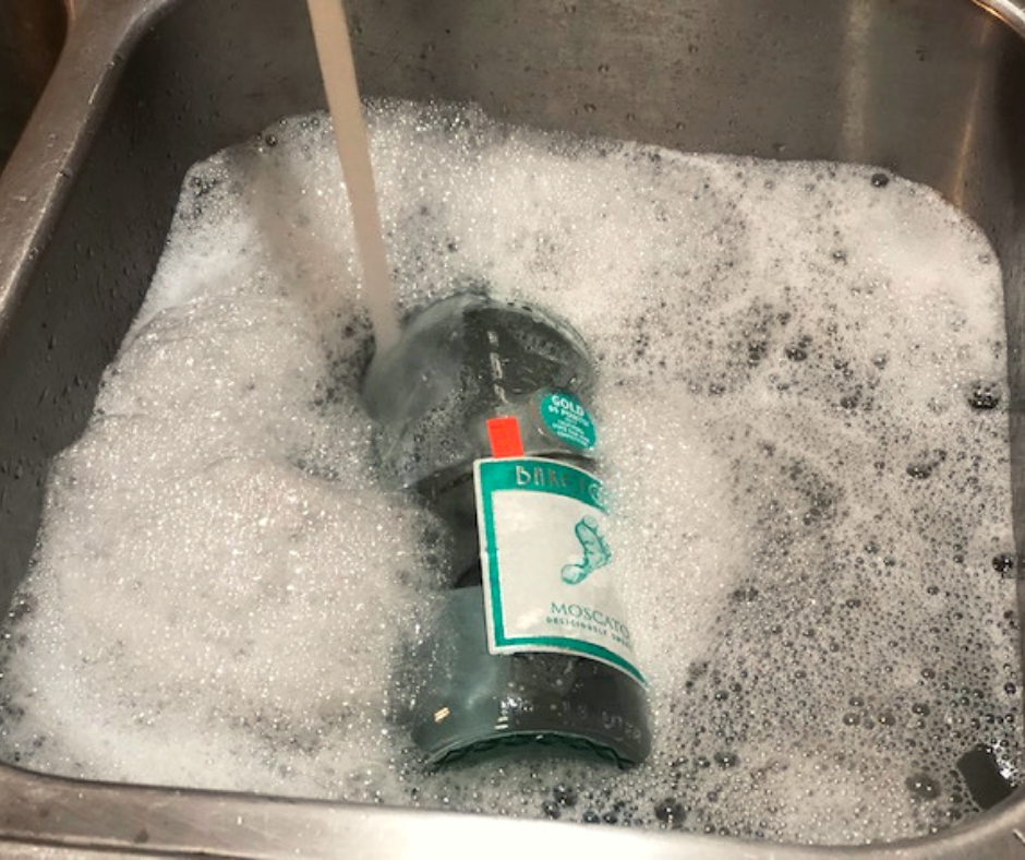 The EASIEST way to remove labels from wine bottles