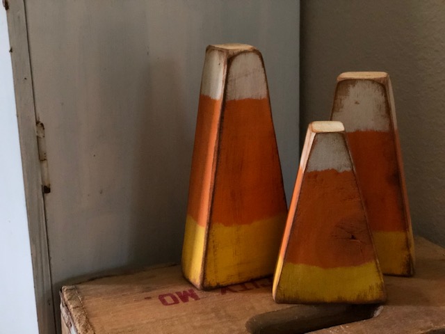 DIY 2x4 candy corn using dark wax