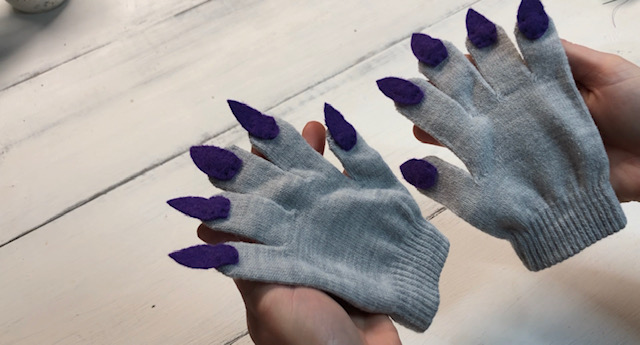 DIY easy dinosaur claw gloves, simple sewing project