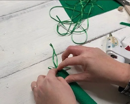 DIY Gnome Ornament, how to make an easy gnome Christmas tree ornament from a paint brush. Cheap and easy gnome craft for adults and kids. Easy how to make a gnome tutorial.