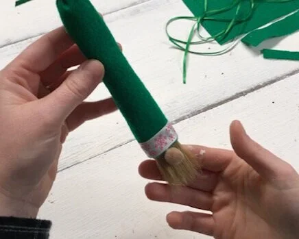 DIY Gnome Ornament, how to make an easy gnome Christmas tree ornament from a paint brush. Cheap and easy gnome craft for adults and kids. Easy how to make a gnome tutorial.
