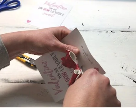 How to use Cricut explore to create faux leather hair bows. Making hairbows with Cricut cutting machine in design space.