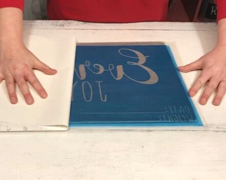How to stencil a wood sign with NO paint bleed. Using mod podge to paint wooden signs is a good way to get perfectly crisp lines. Make your own personalized baby gift sign using your cricut. DIY baby stats sign.