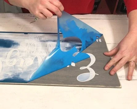 How to stencil a wood sign with NO paint bleed. Using mod podge to paint wooden signs is a good way to get perfectly crisp lines. Make your own personalized baby gift sign using your cricut. DIY baby stats sign.