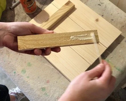 How to build a pallet style sign from new wood. Make your own pallet sign. Build a rustic style pallet sign.
