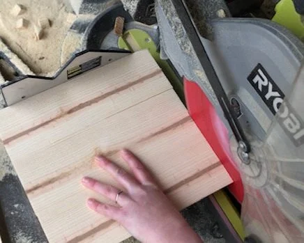 How to build a pallet style sign from new wood. Make your own pallet sign. Build a rustic style pallet sign.