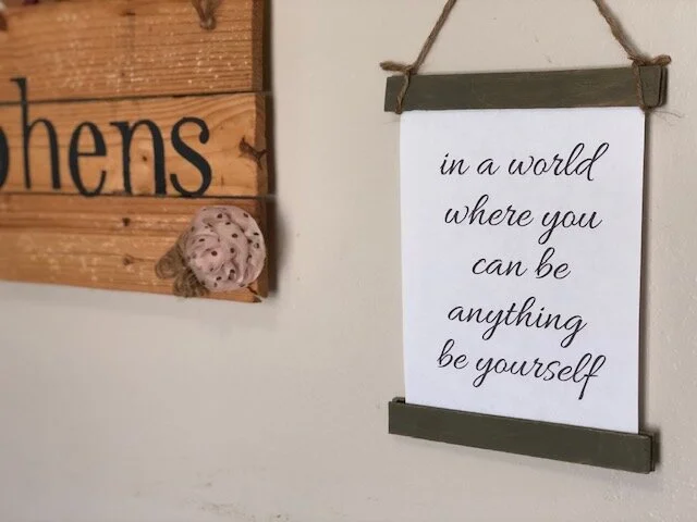 DIY paint stick wall hanging, with FREE printable