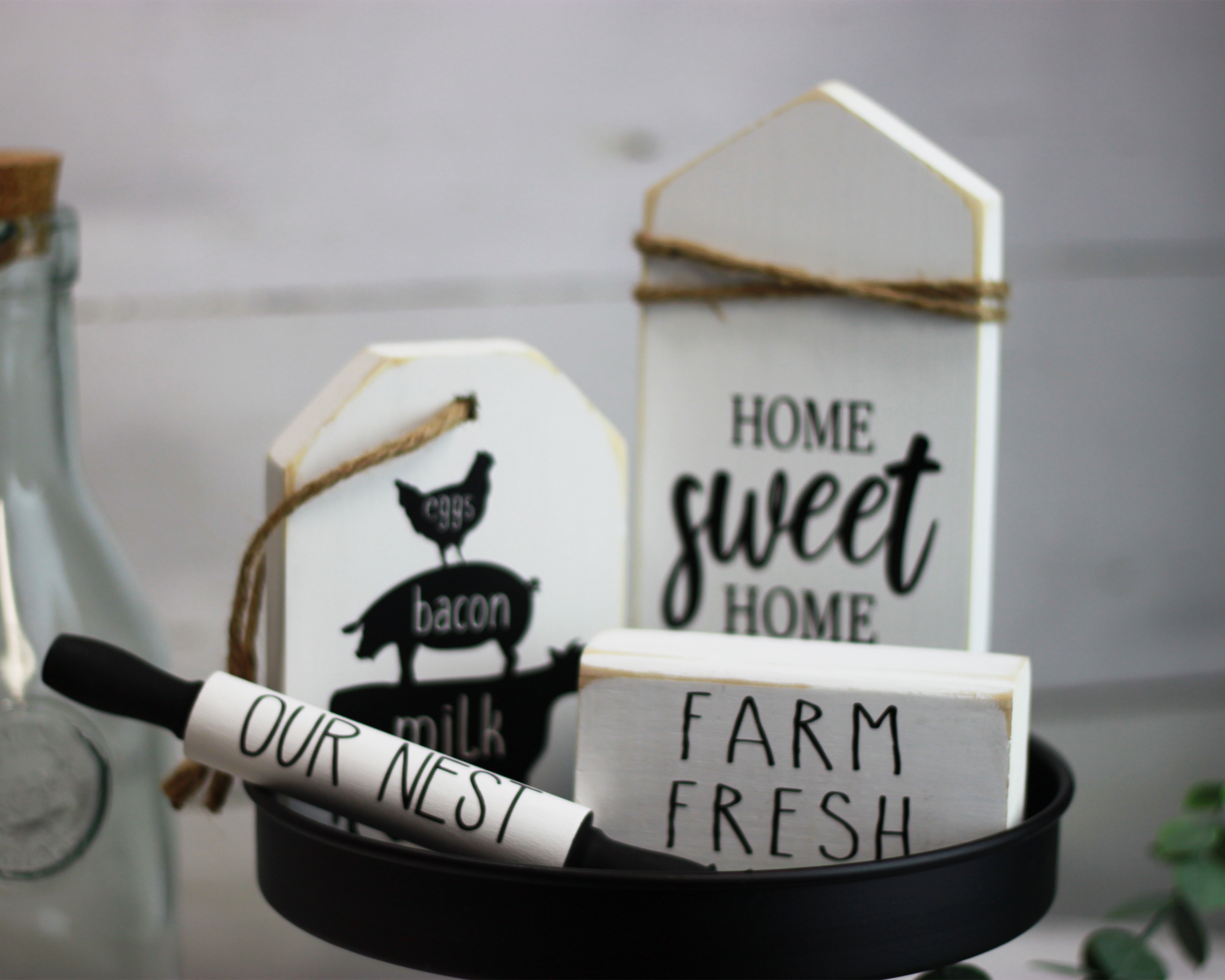 Classic farmhouse tiered tray signs
