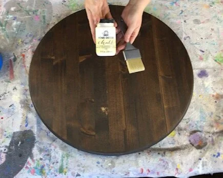 DIY modern farmhouse round last name established sign. How to make a personalized round wood sign. DIY round wood door hanger for last names. Half stained half painted round wooden sign how to tutorial.