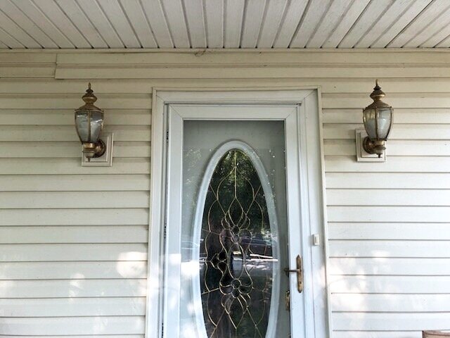 Replacing outdated porch lights