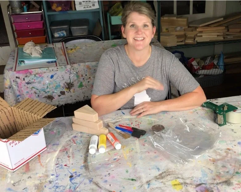 How to put together a DIY CRAFT KIT. Learn what to put inside a craft kit to ship or gift to someone. What materials and supplies goes into a DIY craft kit, learn what to add.