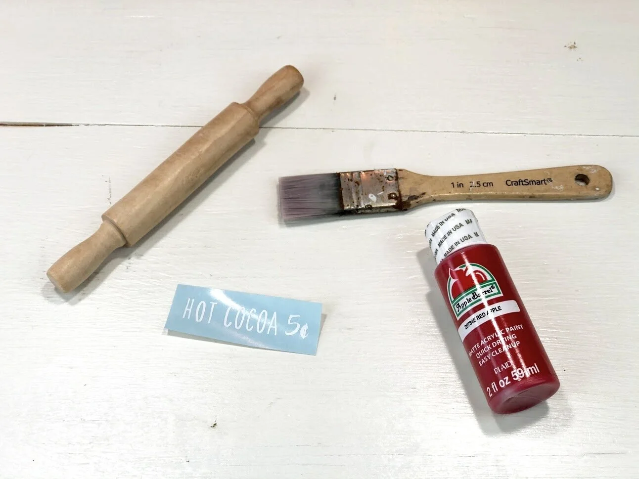 DIY mini wood rolling pin for tiered tray decorations for winter. How to make a hot cocoa themed coffee bar mini rolling pin accent plus free SVG. Make a painted wooden rolling pin for your rustic farmhouse home decor.