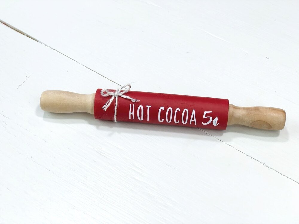 DIY mini wood rolling pin for tiered tray decorations for winter. How to make a hot cocoa themed coffee bar mini rolling pin accent plus free SVG. Make a painted wooden rolling pin for your rustic farmhouse home decor.