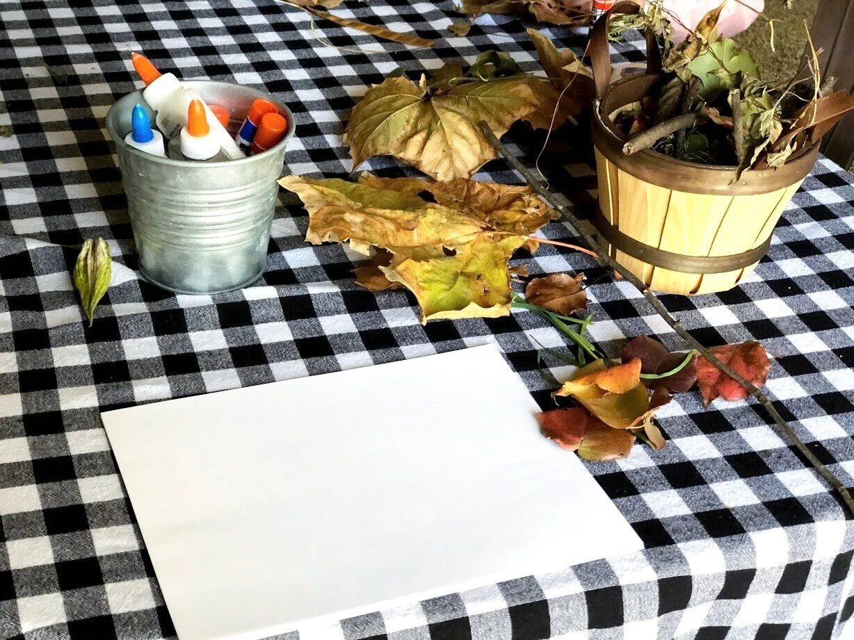 Leaf art with kids. Fun and easy leaf people and leaf turkeys for kids to make with their parents. Fun outdoor fall craft project to do with kids of all ages.