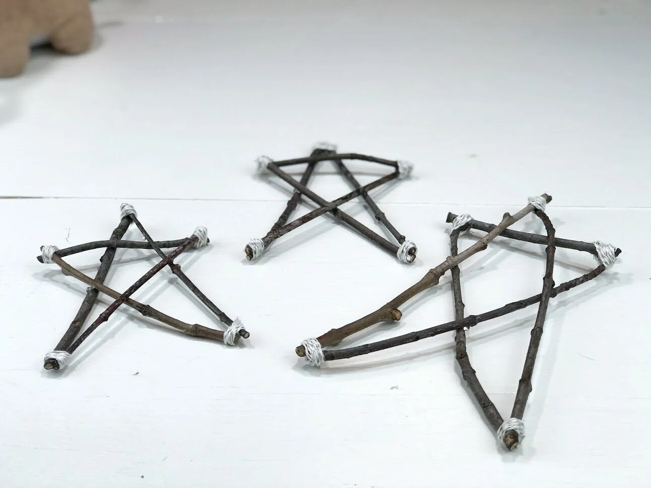 Easy Christmas stars from twigs