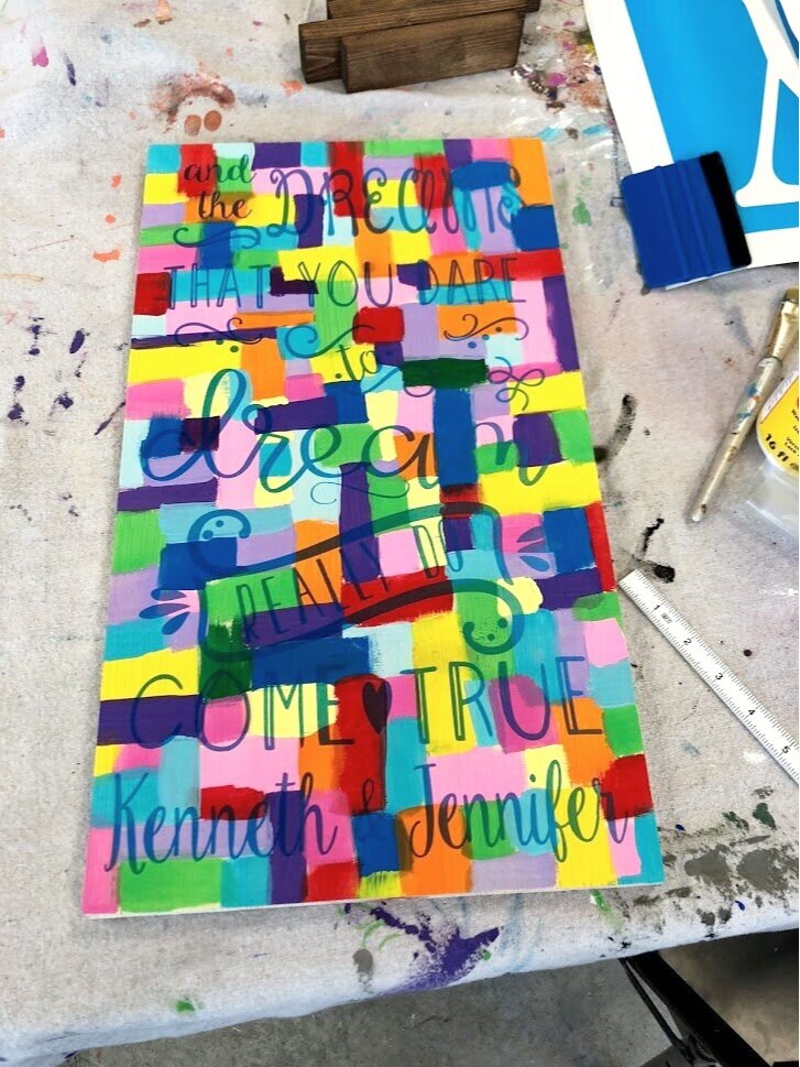 Hot mess painting method DIY craft tutorial. How to make a hot mess wood sign or canvas using a stencil and your Cricut cutting machine. Easy hot mess painting instructions.