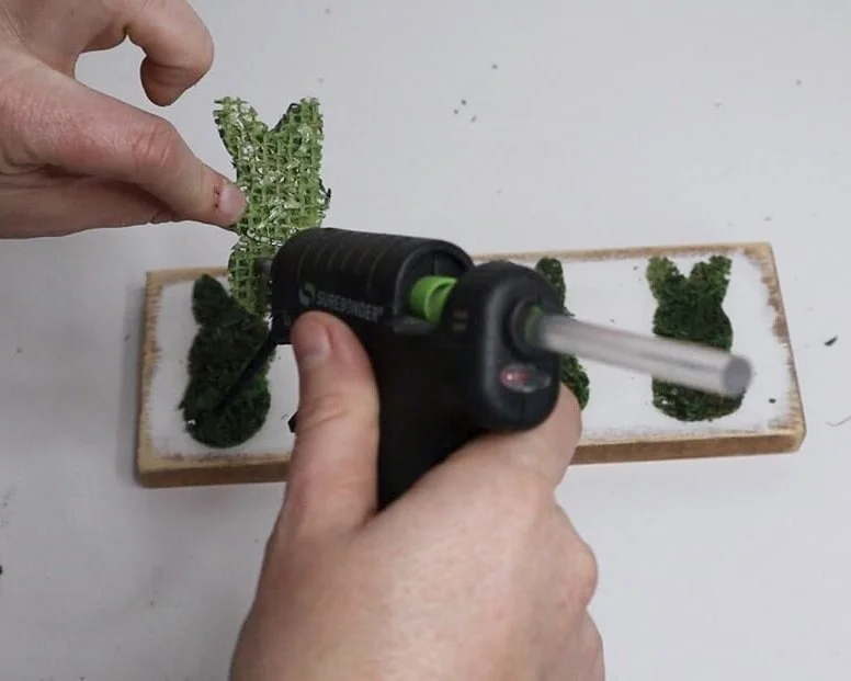 DIY spring Easter Dollar Tree craft, easy and simple peep bunny craft made out of sheet moss. Frugal Easter craft for spring using your Cricut or vinyl cutting machine. Scrap wood craft project